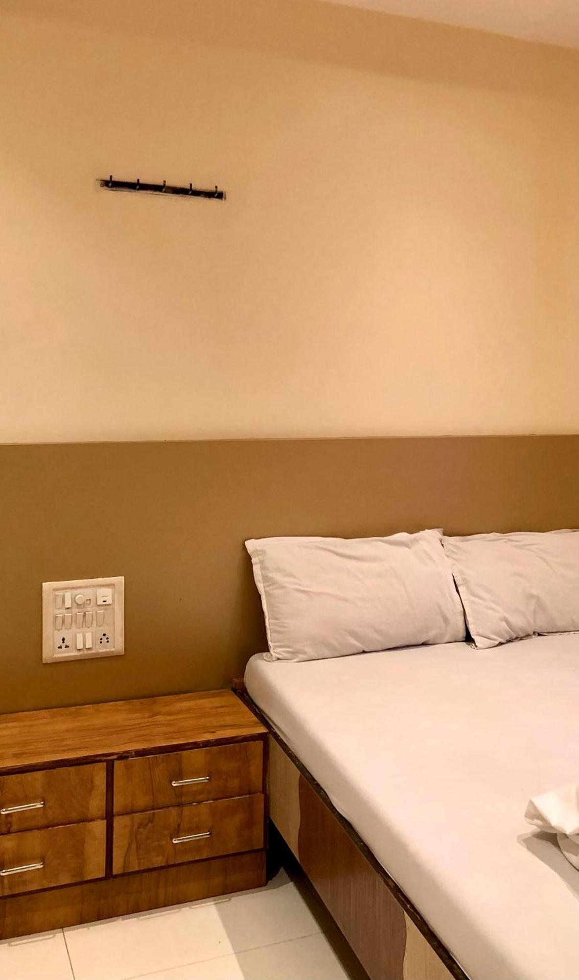 Hotel Volga 2 Мумбаї Екстер'єр фото