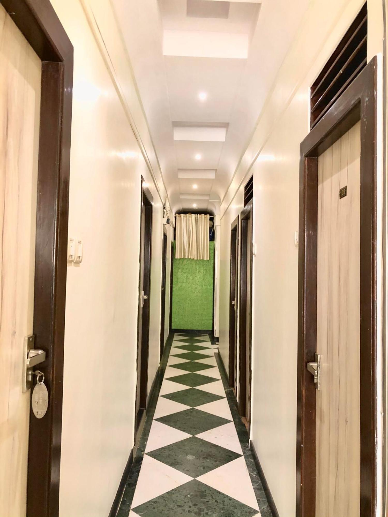 Hotel Volga 2 Мумбаї Екстер'єр фото